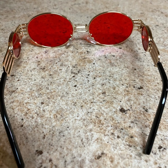 Santa Red & Gold Dragon Oval Frames - Picture 4 of 5